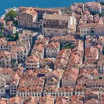 Nice Apartment In Dubrovnik With Kitchenette