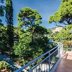 Nice Apartment In Dubrovnik With Kitchenette