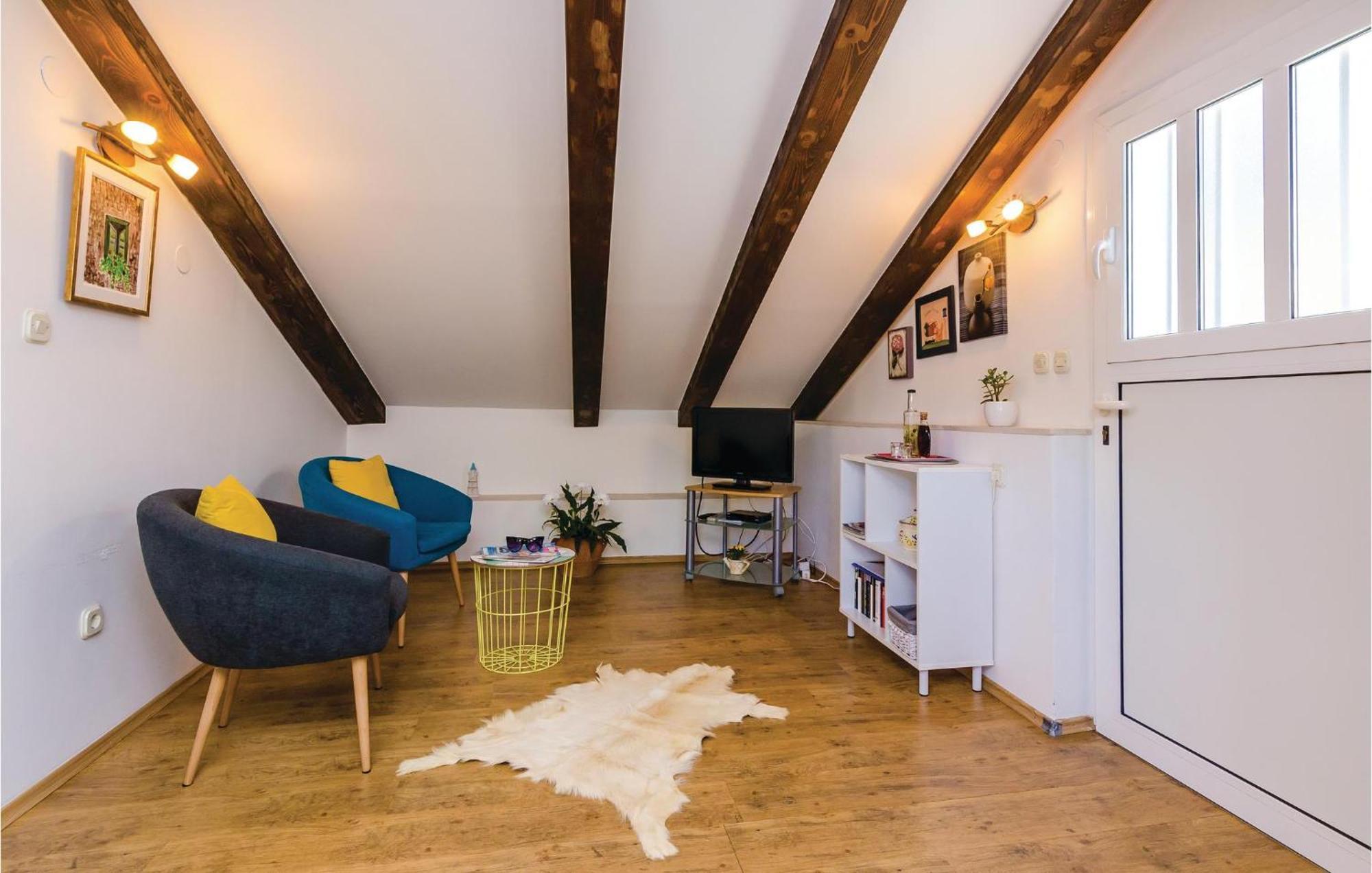 Appartement In With Kitchenette